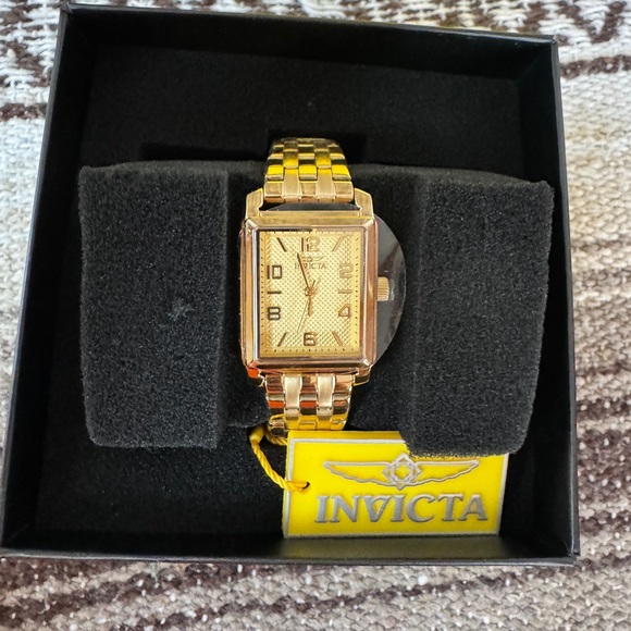 Invicta Vintage Women’s Watch Gold Rectangle 24.5mm Classic Retro Style